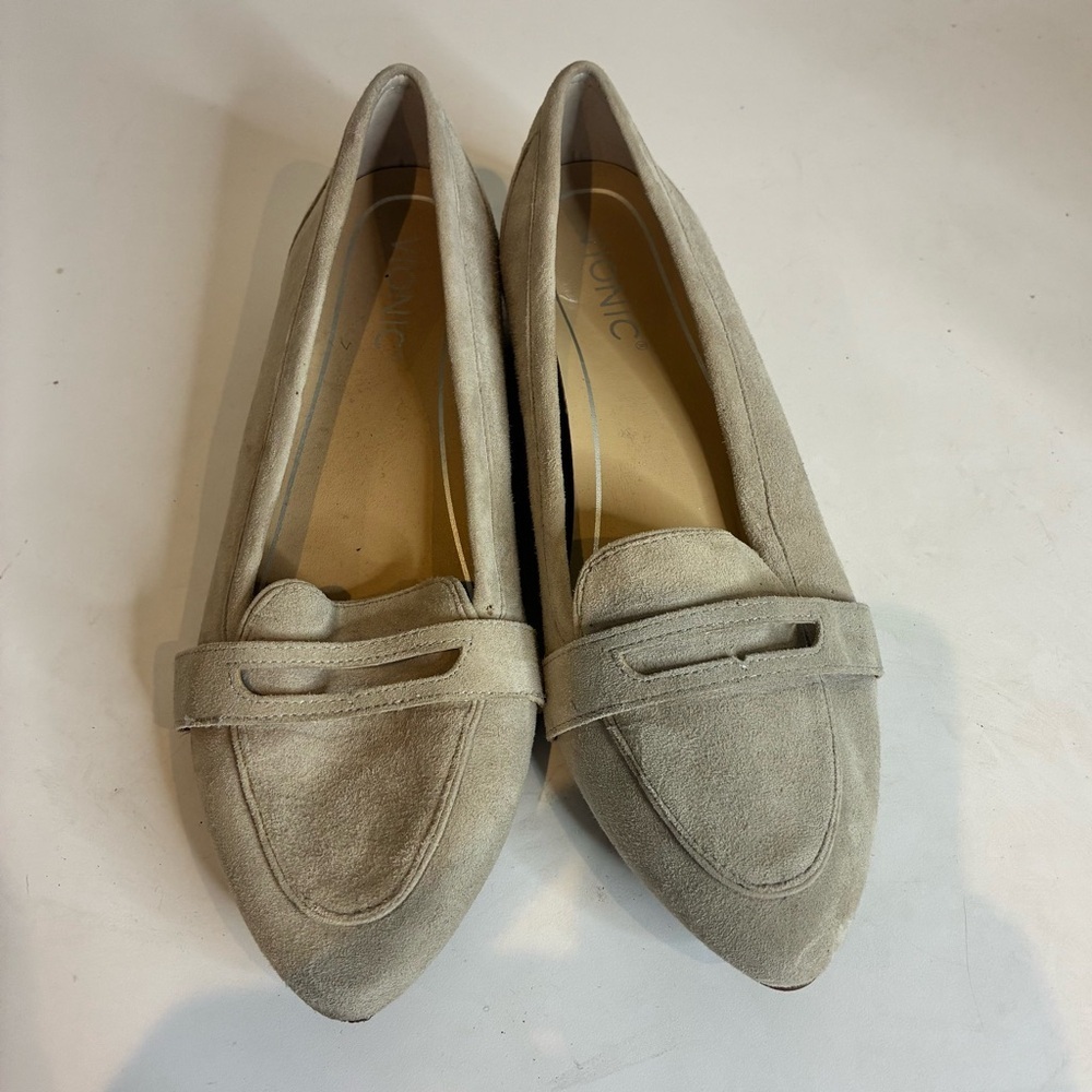 Vionic | Tan Loafers